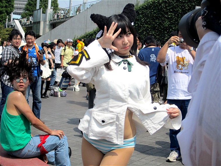 Comiket 78 - Strike Witches et Basara